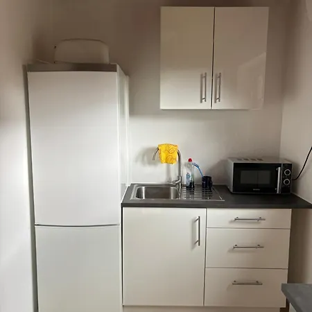 Apartment Upgrade - Frisch Renoviert - Monteuerswohnung Am Bauernhofweg In Nahe S-bahnhof Messe Flughafen